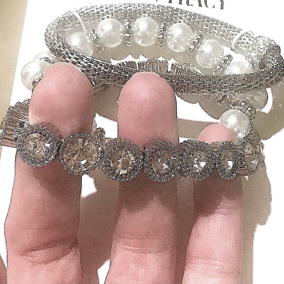 🆕🔥ELLEN TRACY ELEGANT&GORG SILVER QTY OF 3BRACELETS:ALL SILVER&PEARL👀ALL PICS - Picture 12 of 17
